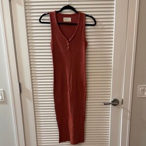 Sleeveless Rust Ribbed Dress